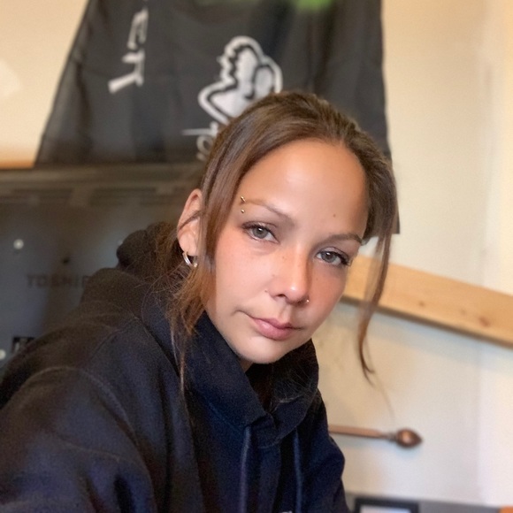 Meet your Posher, Farrah - Picture 3 of 4